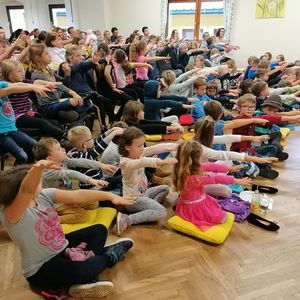 Die Kinder sind voll dabei.